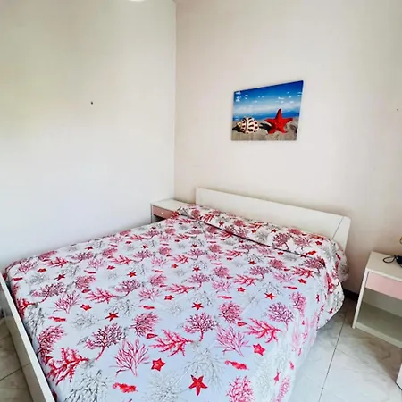 Spacious Flat In The Centre Of Bibione Apartment