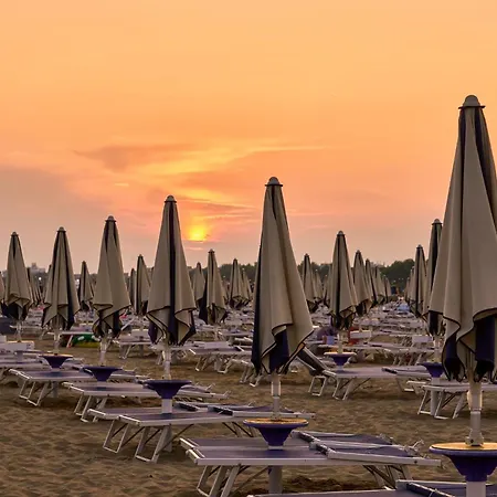 Spacious Flat In The Centre Of Bibione Apartment *