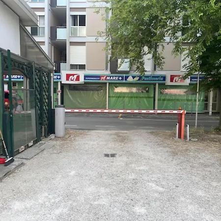 Spacious Flat In The Centre Of Bibione Apartment *